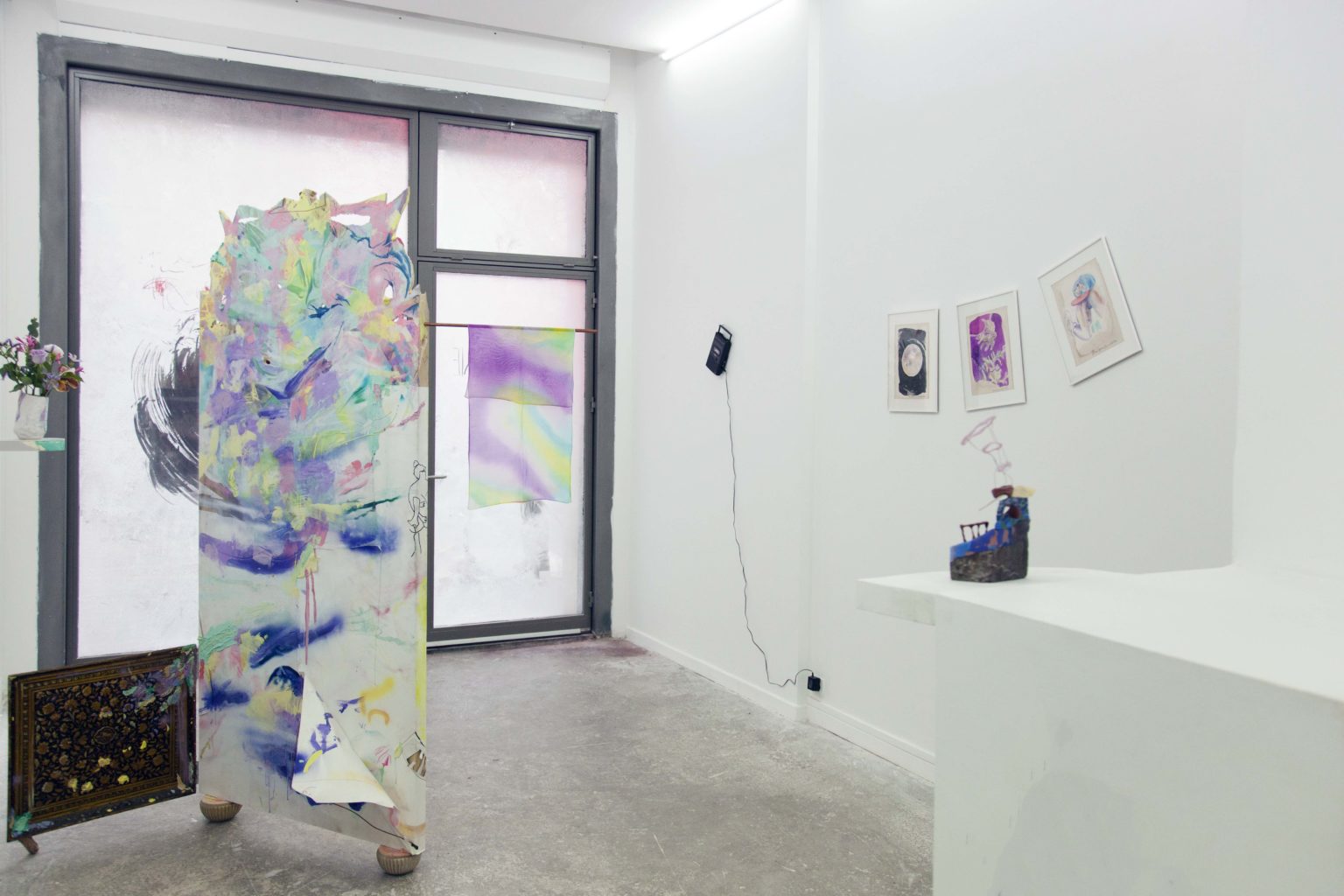 Jérémie Paul, vue d’exposition, L’empreinte de la Kha Dog améthyste, Maëlle Galerie, Paris, 2016